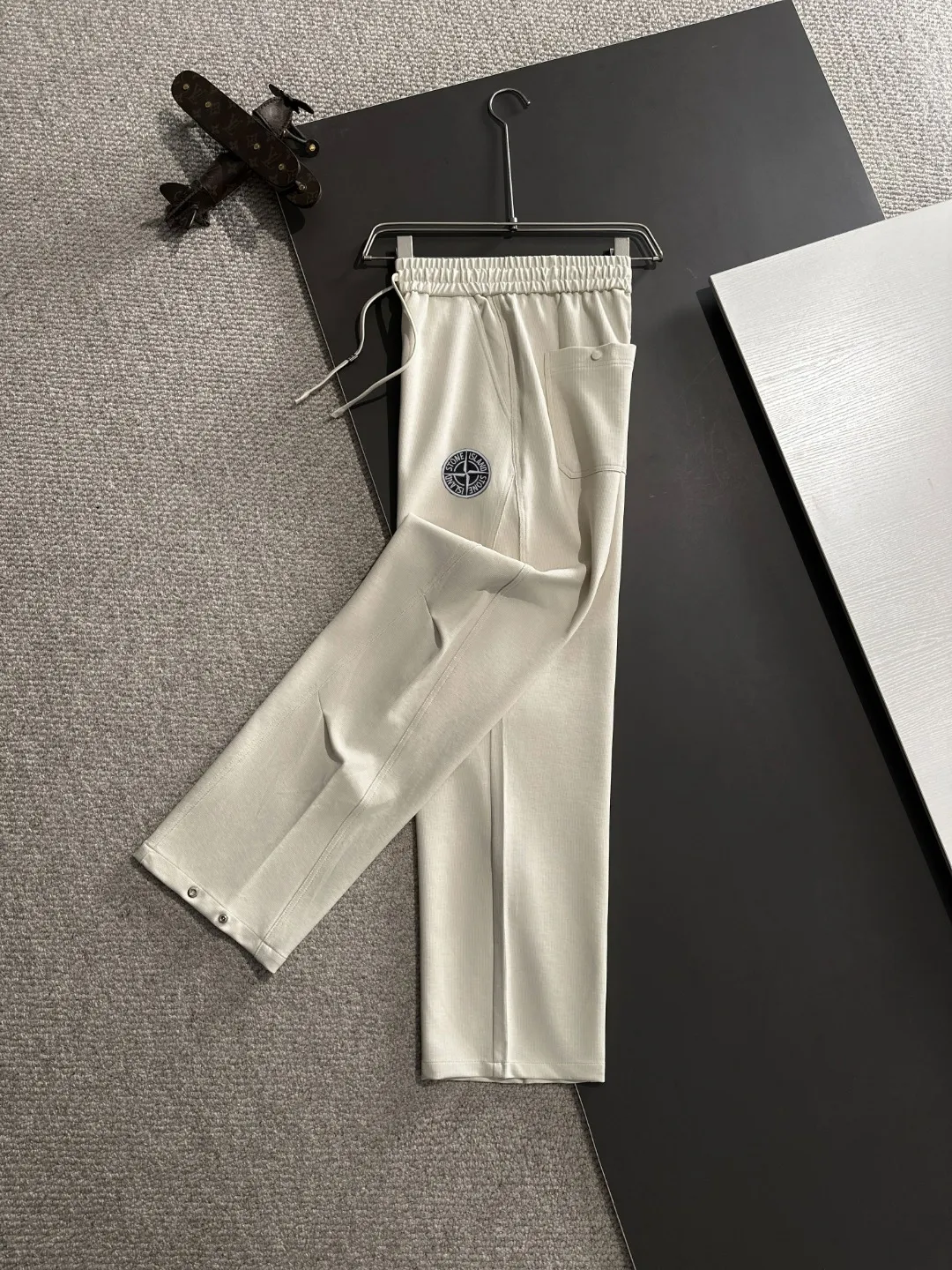 🅿️400 next day shipping Stone Island 2025 spring and summer new elastic band casual pants, thin counter custom fabrics, high breathability and comfort, impeccable details, brand element design concept, reflecting high quality. It feels delicate and soft! It presents a casual cut and the upper body shape is great! Size: M-4XL